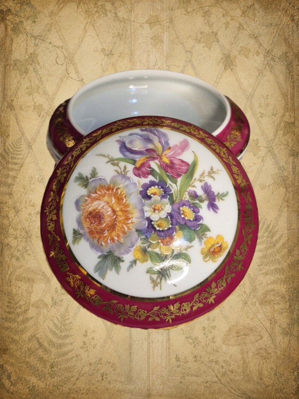Forgotten Gardens 🥀🧚‍♀️ Limoges Porcelain Round Fushia Pink & Gold Trinket Box
